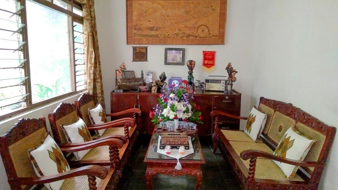 Ngampilan Backpacker Hostel ยอกยาการ์ตา ภายนอก รูปภาพ