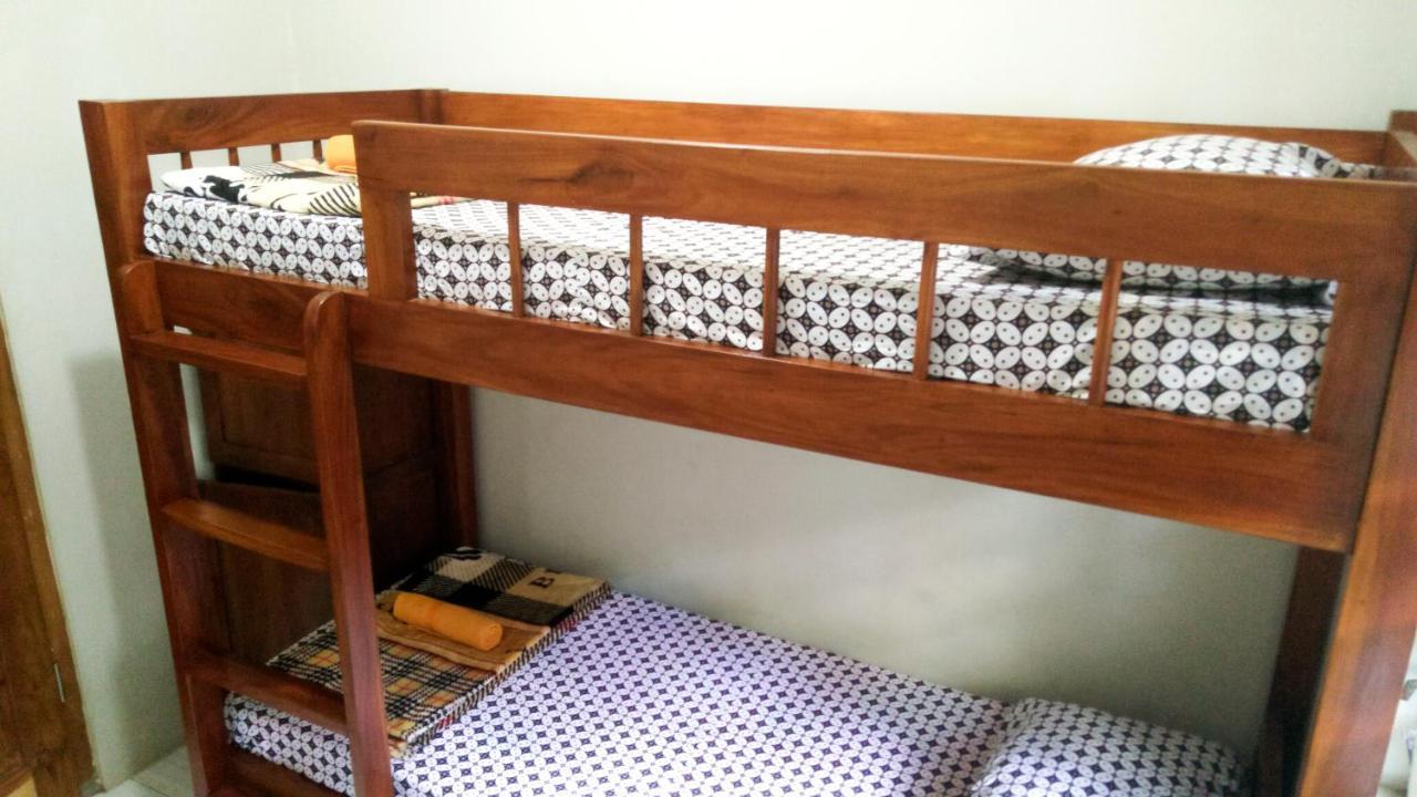 Ngampilan Backpacker Hostel ยอกยาการ์ตา ภายนอก รูปภาพ