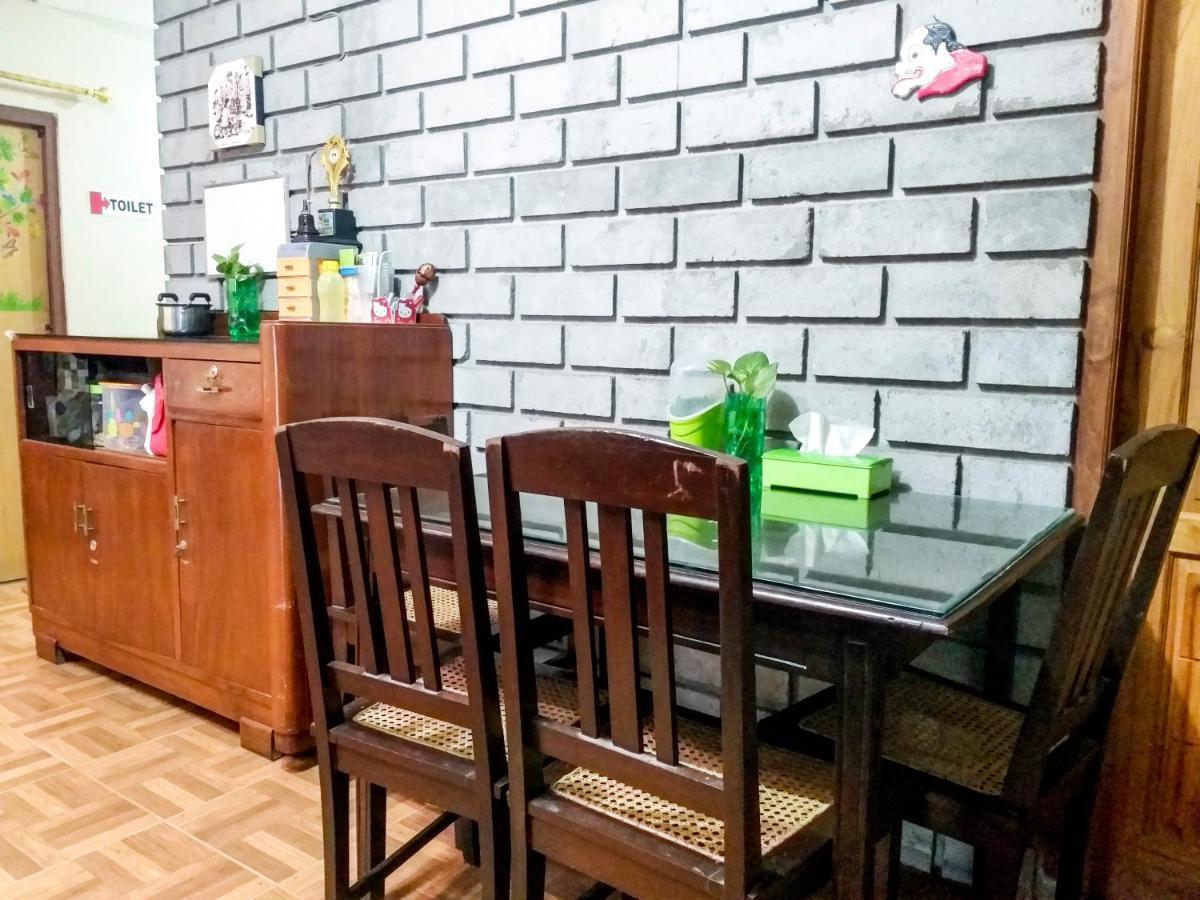 Ngampilan Backpacker Hostel ยอกยาการ์ตา ภายนอก รูปภาพ