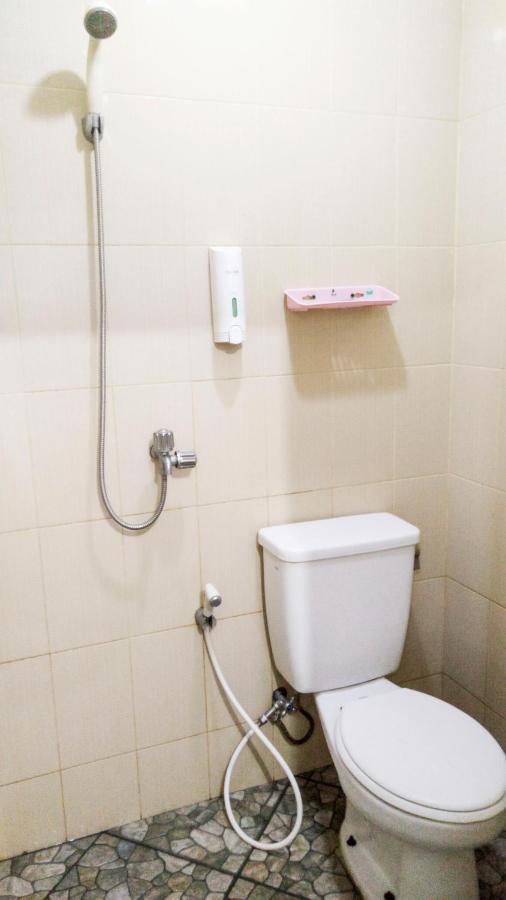 Ngampilan Backpacker Hostel ยอกยาการ์ตา ภายนอก รูปภาพ