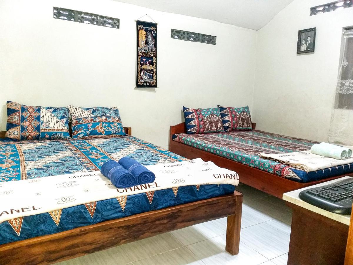 Ngampilan Backpacker Hostel ยอกยาการ์ตา ภายนอก รูปภาพ