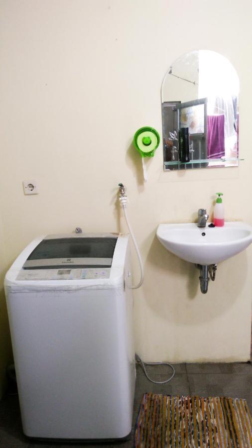 Ngampilan Backpacker Hostel ยอกยาการ์ตา ภายนอก รูปภาพ