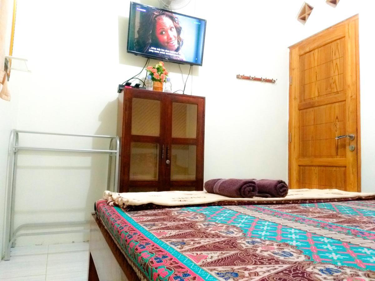 Ngampilan Backpacker Hostel ยอกยาการ์ตา ภายนอก รูปภาพ