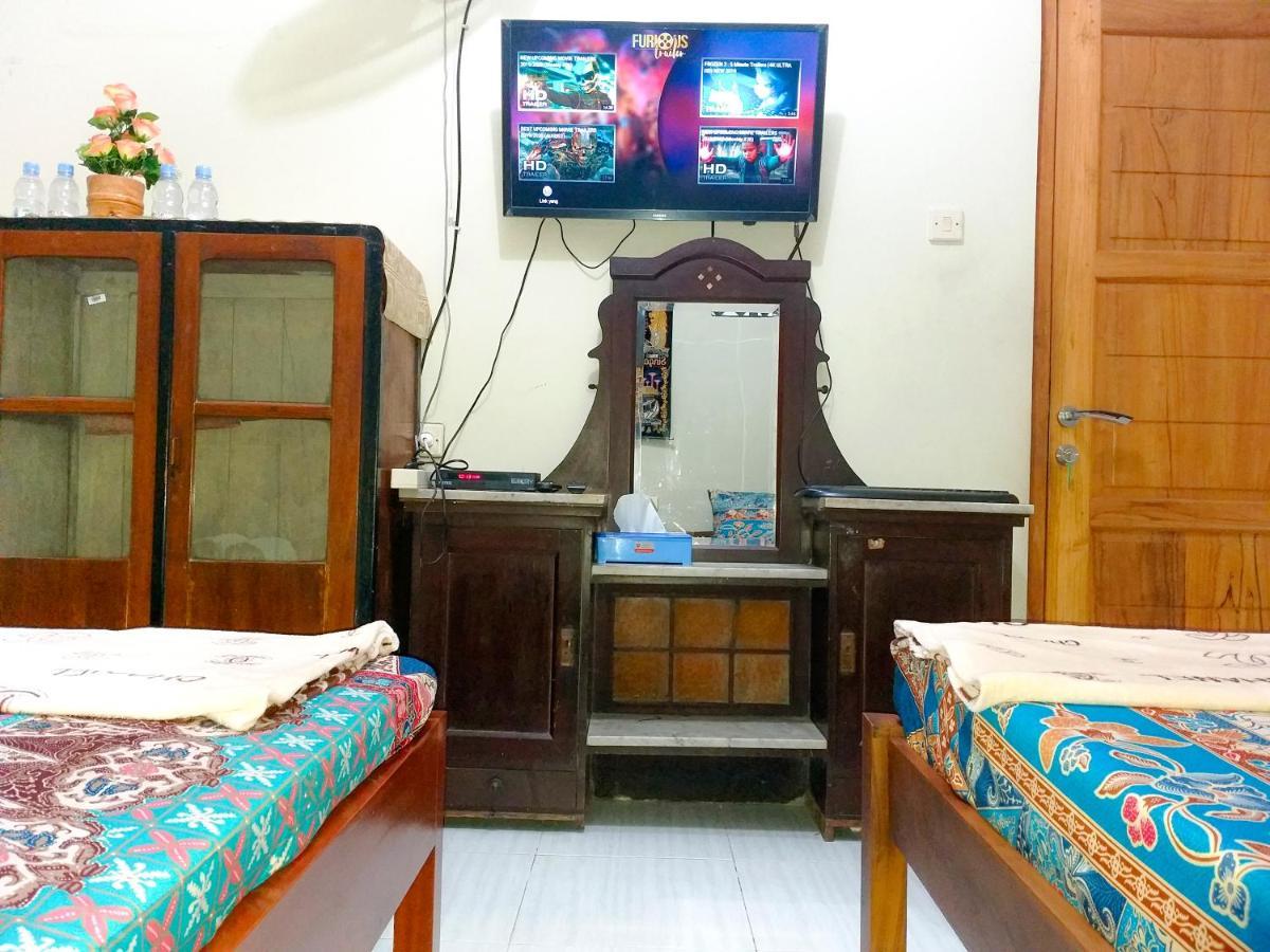 Ngampilan Backpacker Hostel ยอกยาการ์ตา ภายนอก รูปภาพ