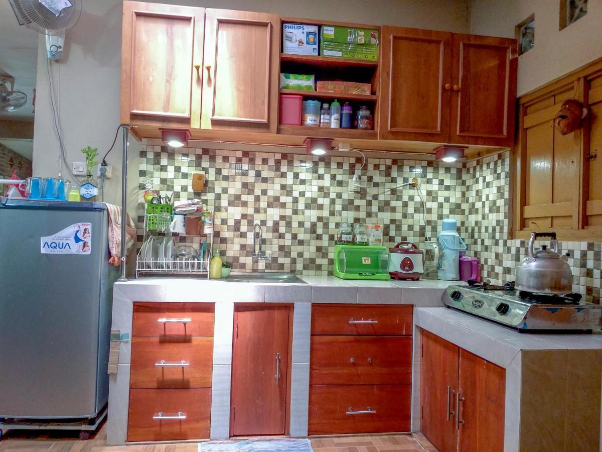 Ngampilan Backpacker Hostel ยอกยาการ์ตา ภายนอก รูปภาพ