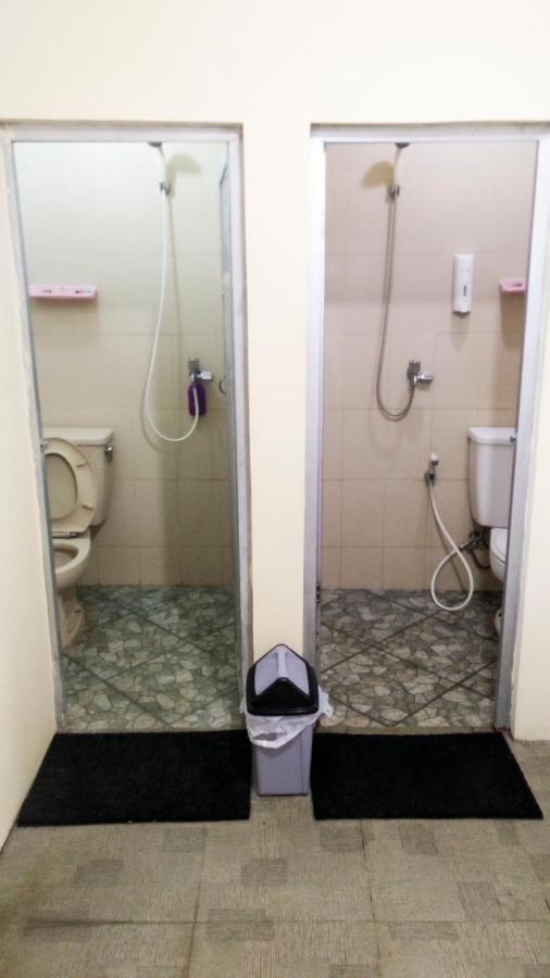 Ngampilan Backpacker Hostel ยอกยาการ์ตา ภายนอก รูปภาพ
