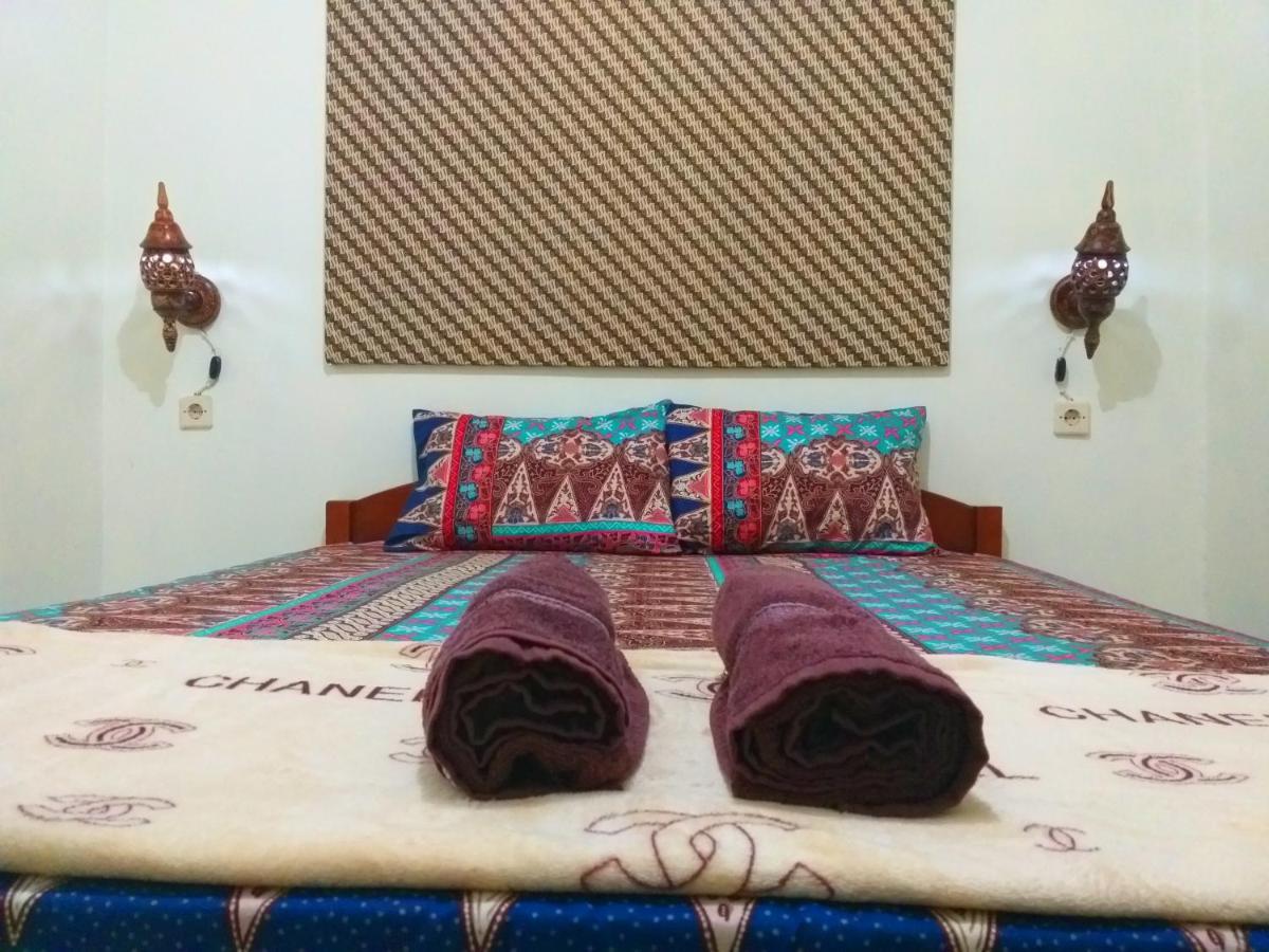 Ngampilan Backpacker Hostel ยอกยาการ์ตา ภายนอก รูปภาพ