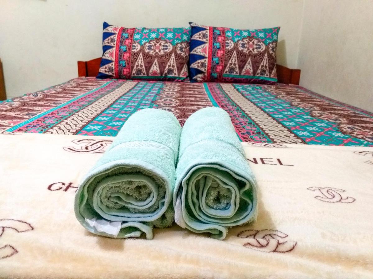 Ngampilan Backpacker Hostel ยอกยาการ์ตา ภายนอก รูปภาพ