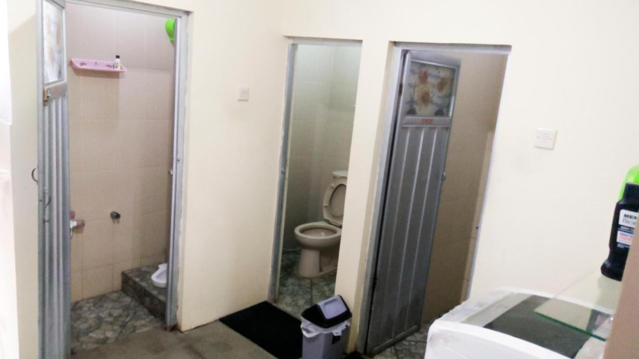 Ngampilan Backpacker Hostel ยอกยาการ์ตา ภายนอก รูปภาพ