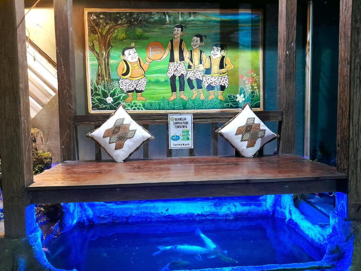 Ngampilan Backpacker Hostel ยอกยาการ์ตา ภายนอก รูปภาพ