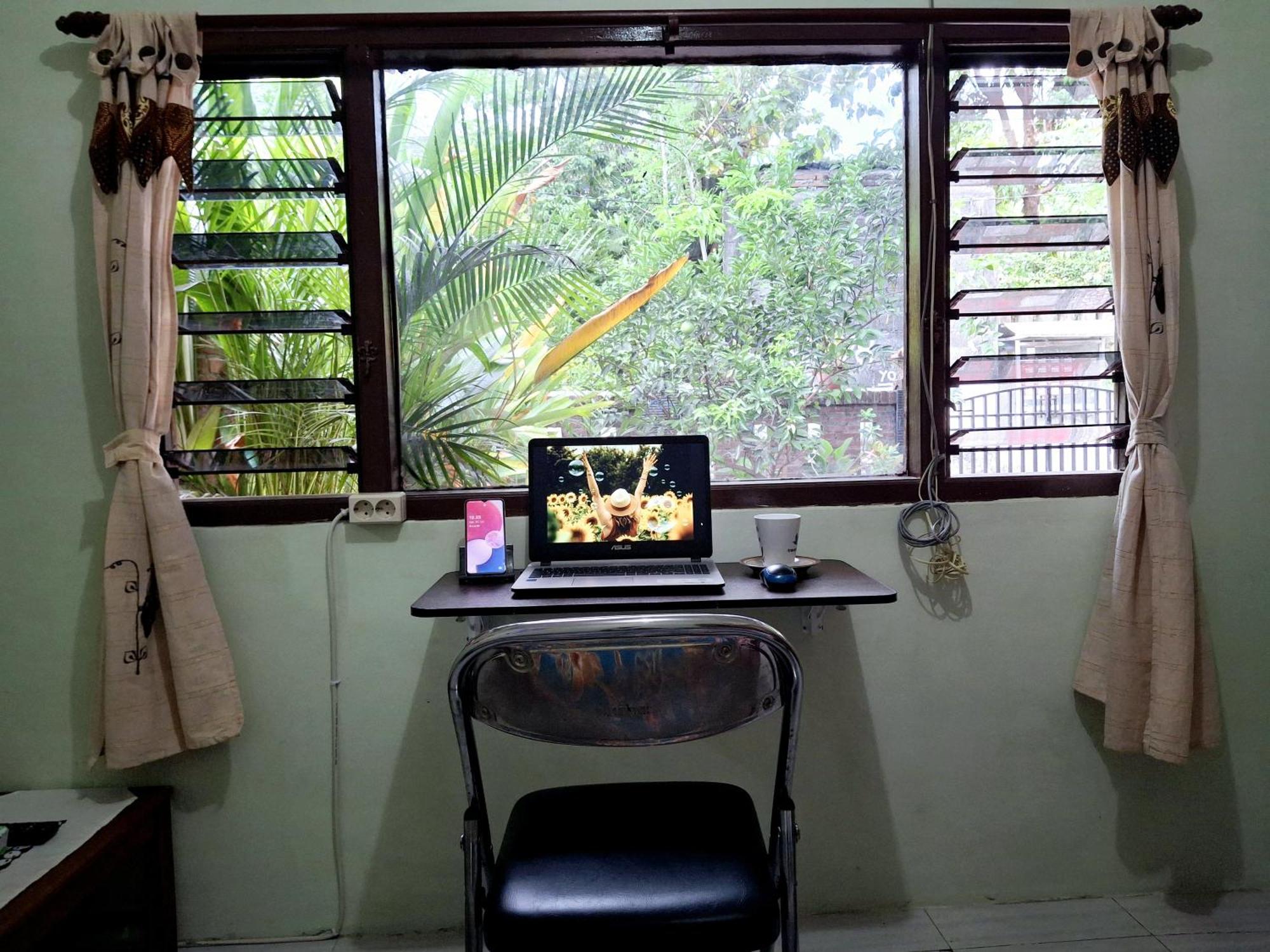 Ngampilan Backpacker Hostel ยอกยาการ์ตา ภายนอก รูปภาพ