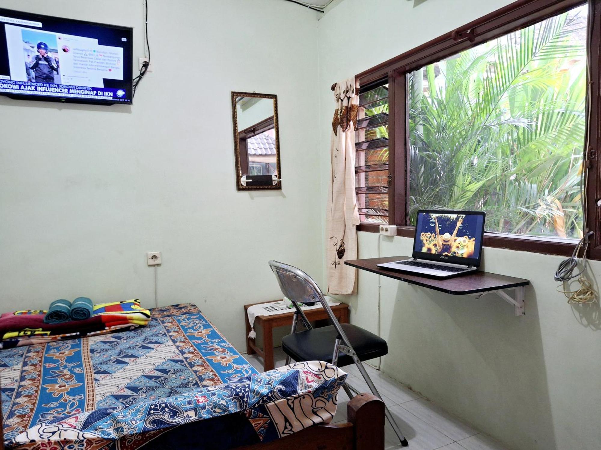 Ngampilan Backpacker Hostel ยอกยาการ์ตา ภายนอก รูปภาพ