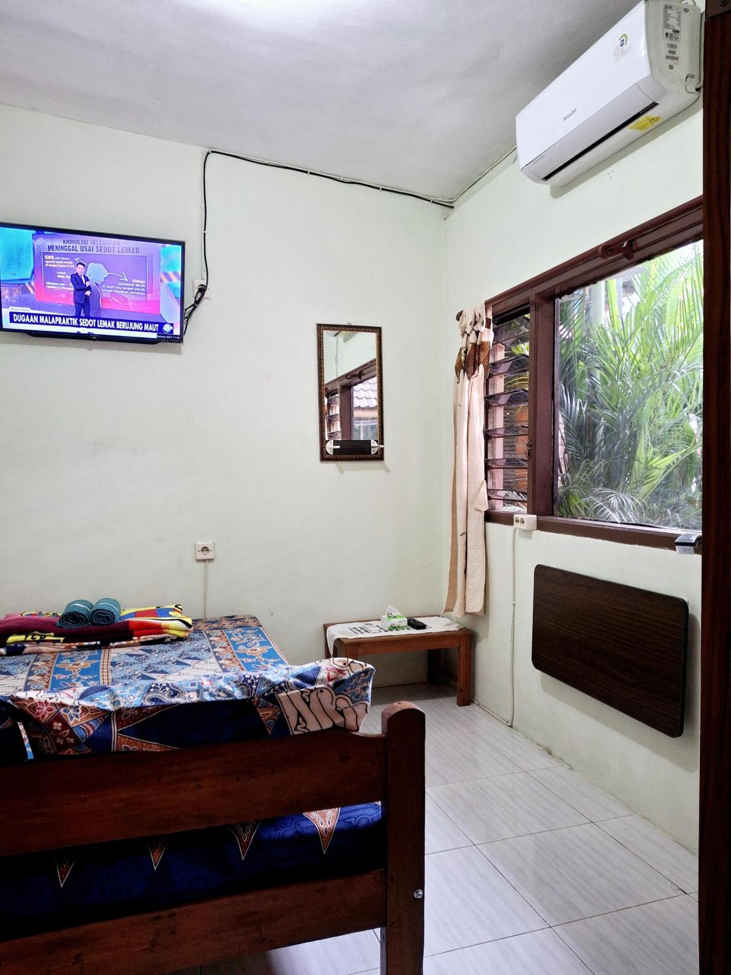 Ngampilan Backpacker Hostel ยอกยาการ์ตา ภายนอก รูปภาพ
